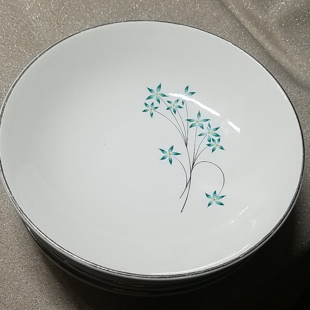 Set 5 Mid Century Royal China USA bowls